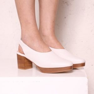 Intentionally Blank LOTUS White Leather - Size 6